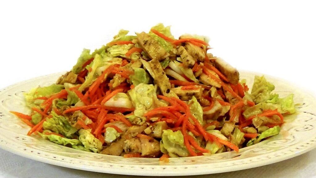 In the last phase of stabilization of the Dukan diet, you can treat yourself to chicken salad