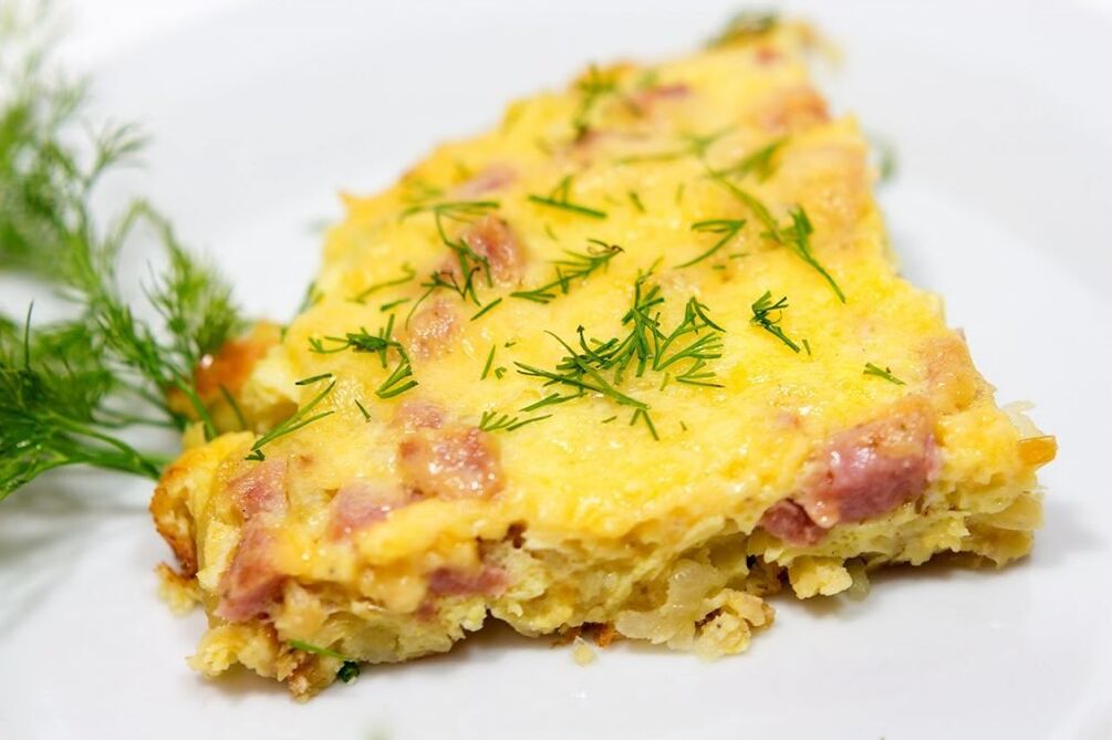 Omelette with ham can be included in the daily menu of the Dukan diet